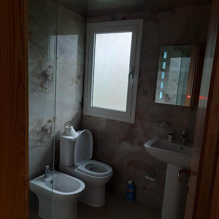 Irini'S Guesthouse Qeparo Luaran gambar